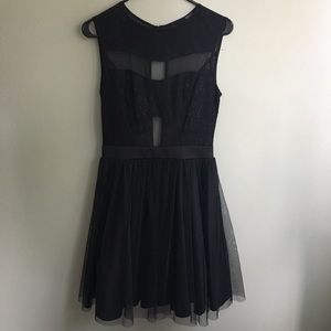 Lulu’s Black Lace and Tule Skater Dress (m)